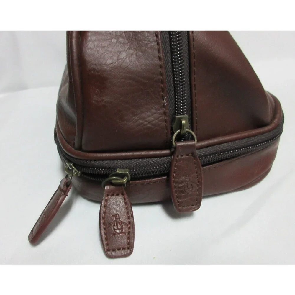 Penguin by Munsingwear Toiletries Travel Bag in Faux Leather Brown Side Handle - Picture 4 of 6
